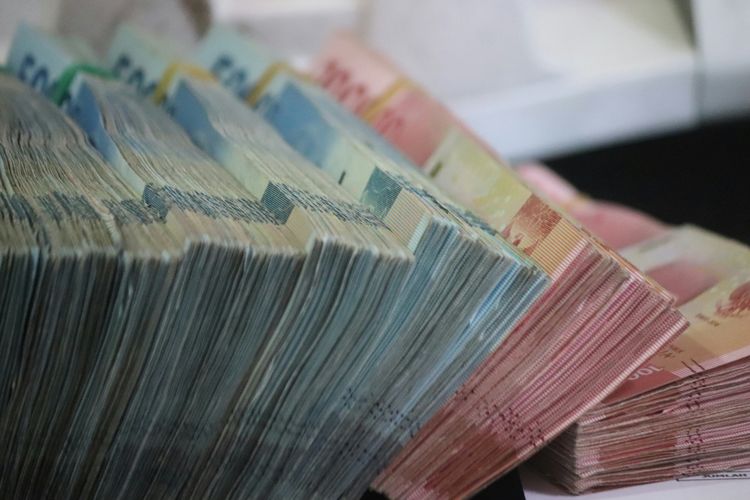 Sering Boros Pas Dapat Uang Kaget? Kenali Fenomena 'Mental Accounting' di Otak Kita!