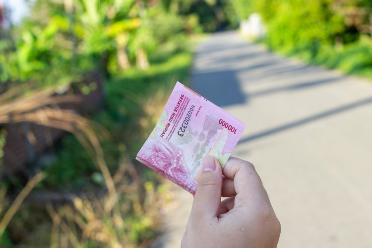 Kenapa Uang Rp100.000 Terasa Cepat Habis? Ini Hubungannya dengan Daya Beli 